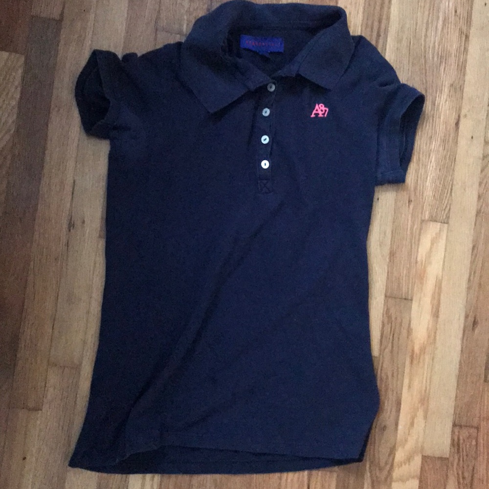 A Aeropostale collard shirt